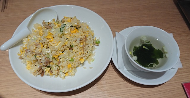 船橋の鼎泰豐(ディンタイフォン)で小籠包、担々麺、チャーハンを実食