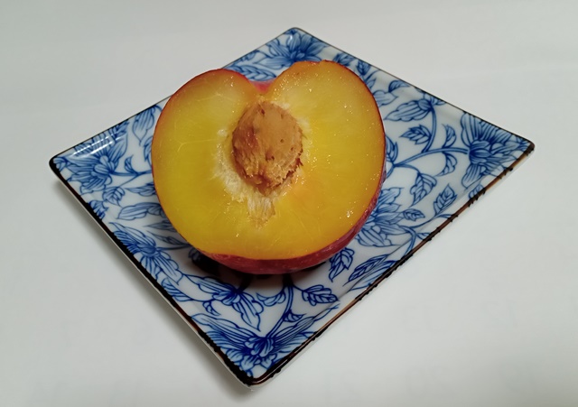 山梨県産の貴陽（きよう）プラムは爽やかな味！