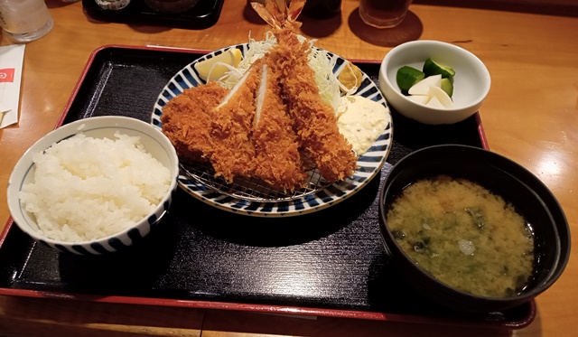 東陽町のとんかつ田で昼食（ロースかつ定食・ミックスフライ定食）