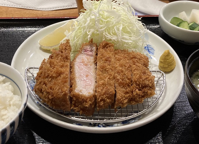 東陽町のとんかつ田で昼食（ロースかつ定食・ミックスフライ定食）