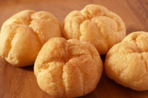 サタプラで紹介！ファミマのシュークリームはクリームぎっしり！