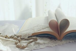 ずたぼろ令嬢は姉の元婚約者に溺愛される アニメ化するけどどんな作品？