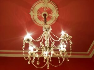 ホテル・インヒューマンズ　アニメは2025年7月から！3巻分無料公開も実施