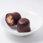 一粒の満足感がすごい！ダイソーの『チョコがけマシュマロ』と『イチゴがけマシュマロ』